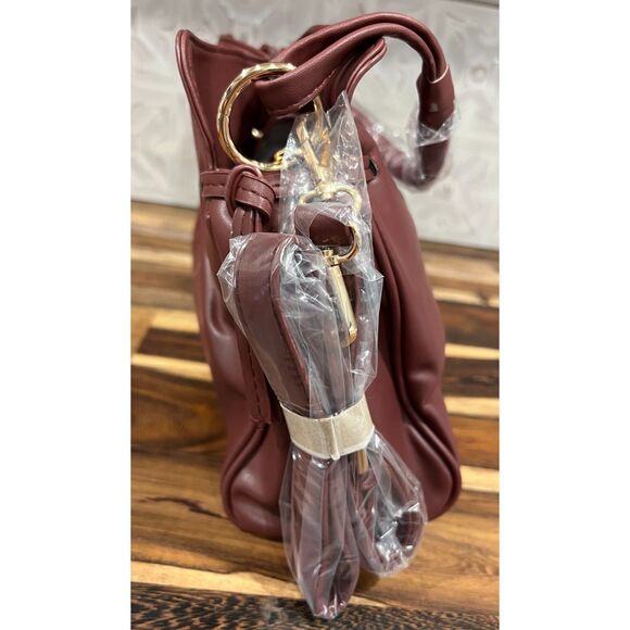 Badgley Mischka Wine Vegan Leather Crossbody Bag NWT - Picture 4 of 8